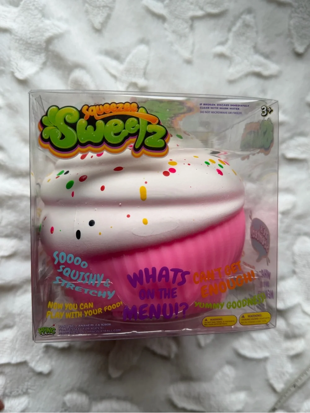 🧁💗 **NIB & SEALED – PINK JUMBO CUPCAKE SQUISHY!** 💗🧁